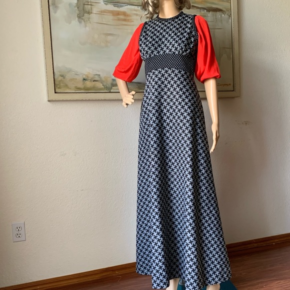 Vintage Betty Carrol for Christofopher Jones Versatile Empire waistline Dress - Picture 12 of 17